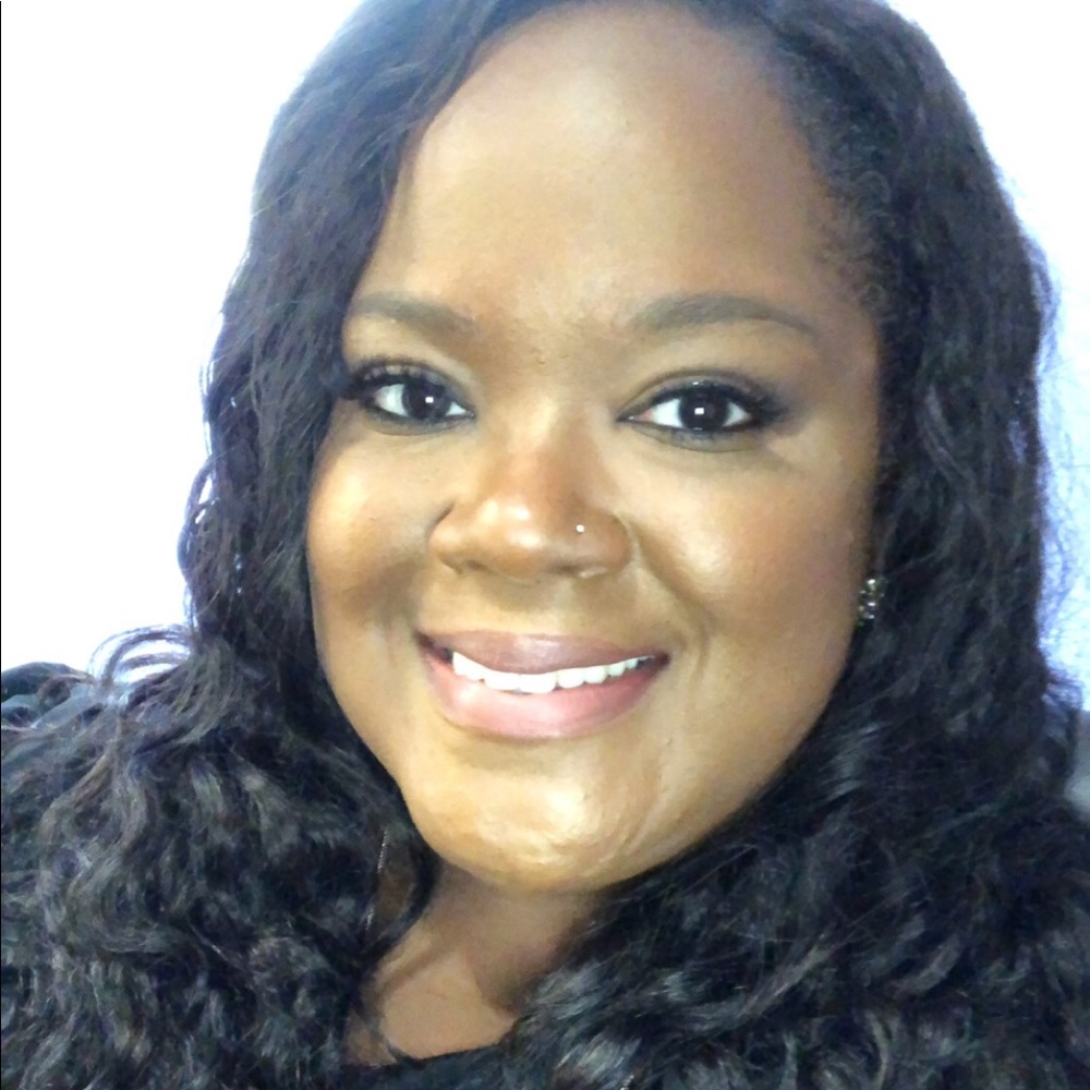 Meet your Posher, Shana